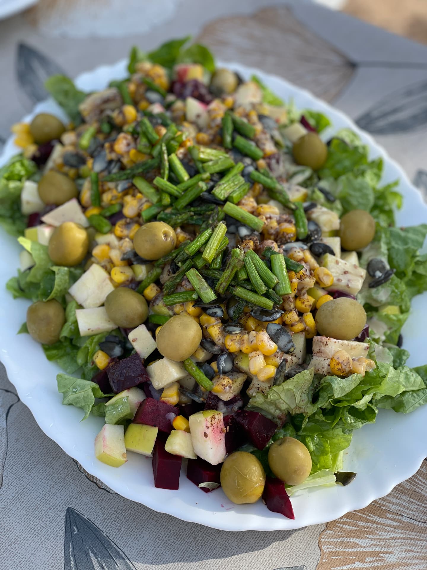 Plato de ensalada durante el retiro